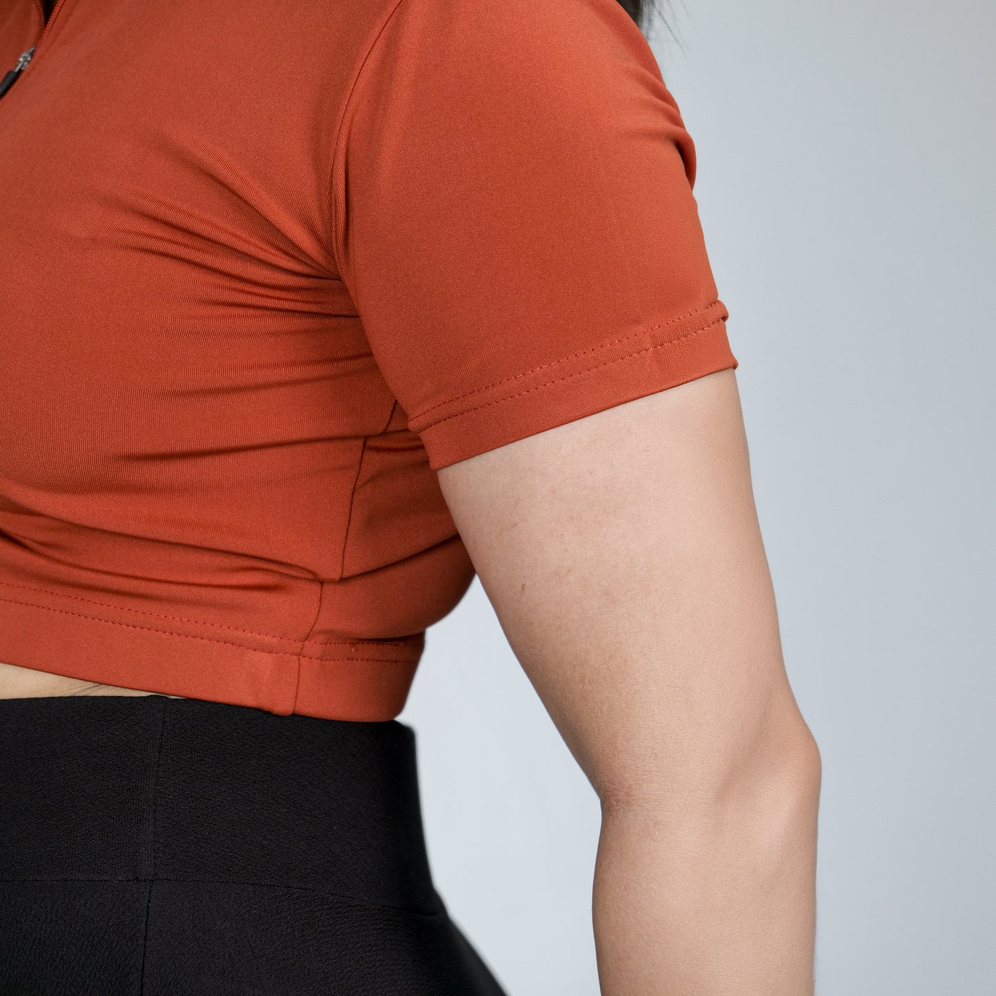 Brownie Collar Chain Crop top